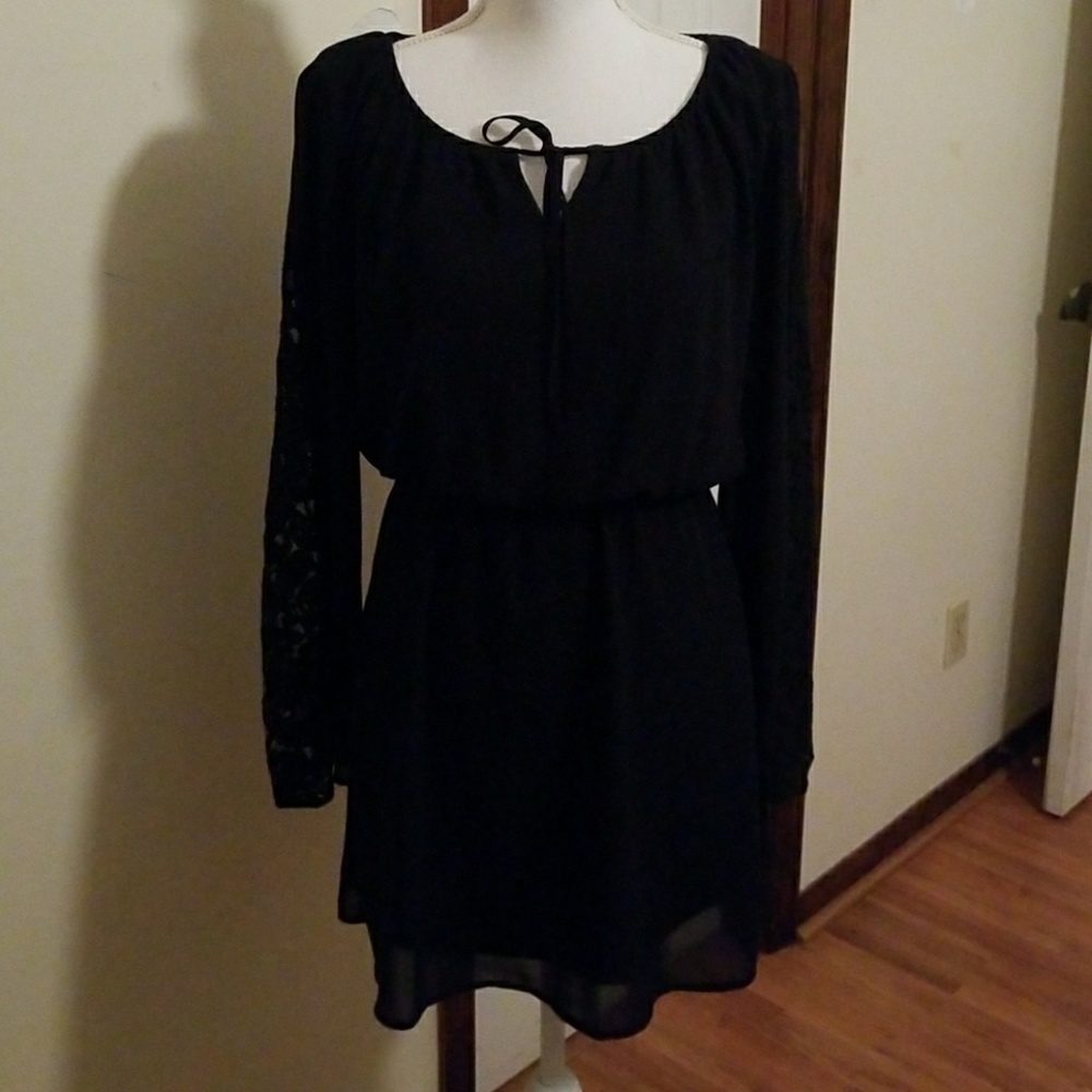 Black long sleeve lace detail dress size S